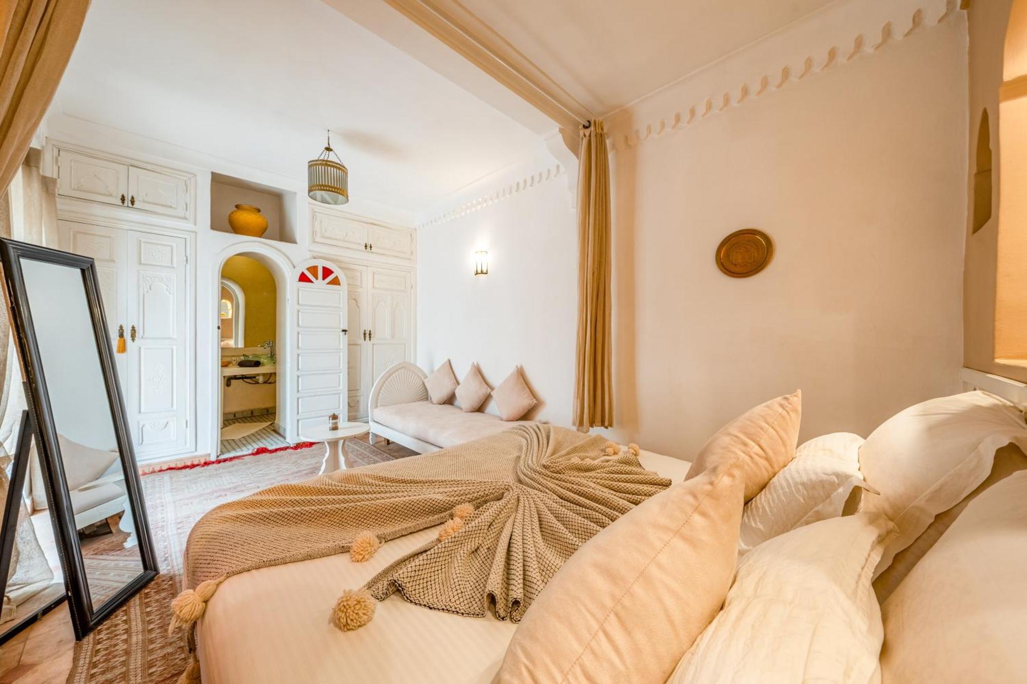 Riad Awinati Location Privatisee ,Piscine Chauffee , Beau Rooftop Marrakesz Zewnętrze zdjęcie